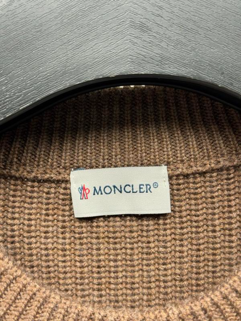 110119   New Mongolian micro seal wool knitted long sleeved Top quliaty 1:1 clothing