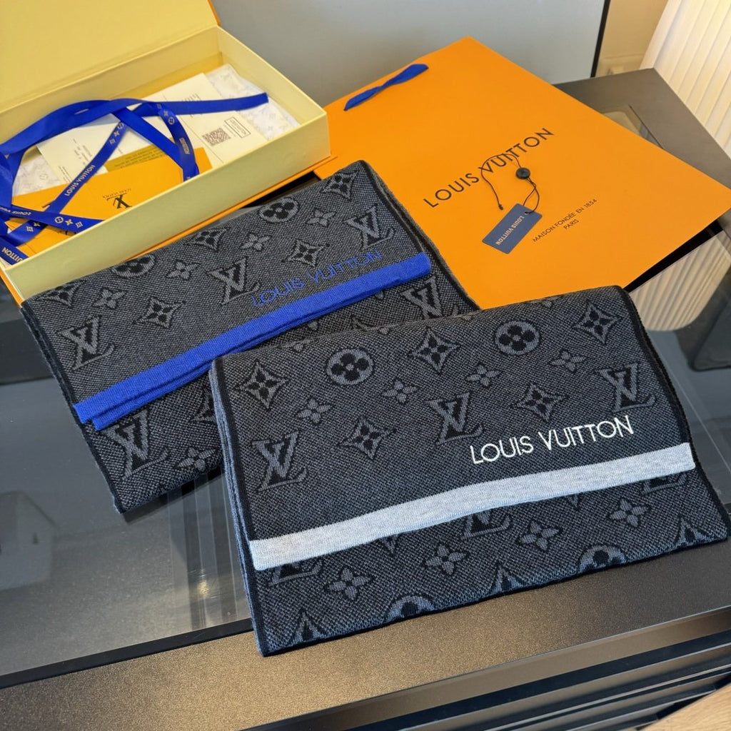 Louis Vuitton Gray Trim Knit Scarf