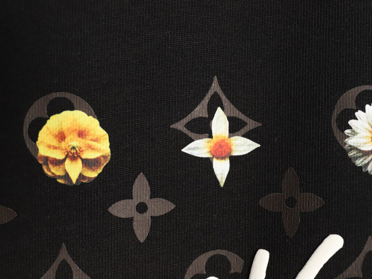 Louis Vuitton Paris Lettering and Daisy-Style Motif T-Shirt - Black